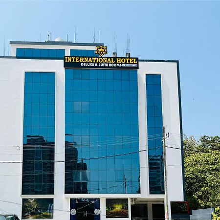 Royal International Hotel Trippapur Exterior foto