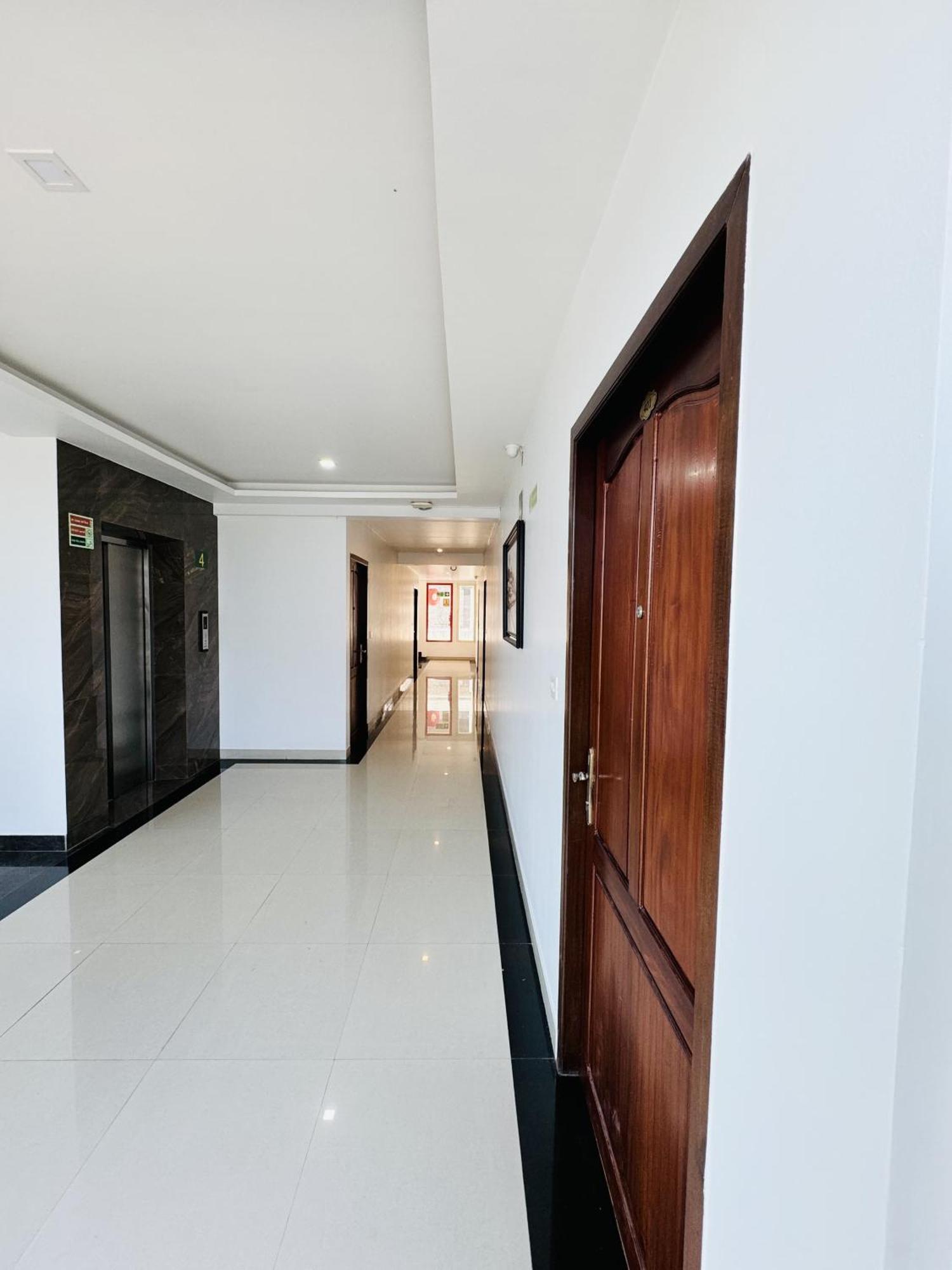 Royal International Hotel Trippapur Exterior foto